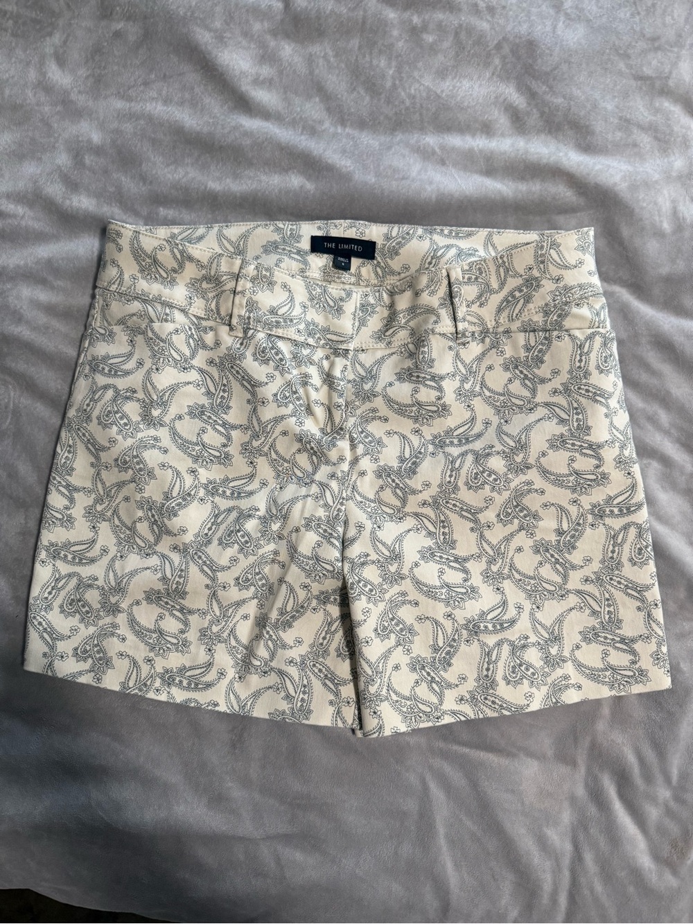 The Limited Cream Paisley Print Bermuda Shorts, size 6